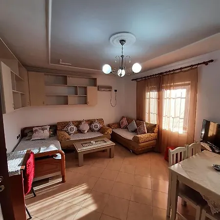 Comfy Τίρανα